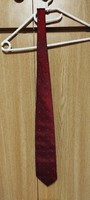 Sötétbordó selyem nyakkendő