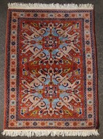 1T003 Régi kisméretű kézi szövésű virágos szőnyeg 123 x 196 cm