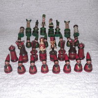 Fa faragott, kézzel festett különleges Német sakk bábuk,bábú,figura,figurák.