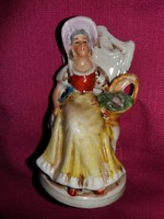 Gyönyörűséges pártás 19. századi Gräfenthal porcelán viktóriánus széken ülő nő figura 12 cm HIBÁTLAN