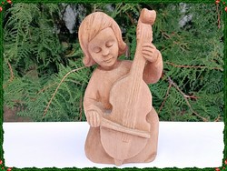 Nagyméretű, hibátlan, kézzel faragott tömör fa csellós kislány, karácsonyi dekoráció