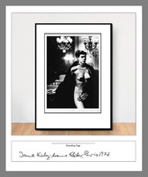 HELMUT NEWTON: Jane Kirby - Avenue Kleber, Paris (1977), autograph aláírással