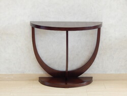 Íves lábú konzolasztal. B - 38.