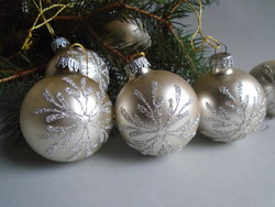 Tradicionális 6 db. üveg német karácsonyfa díszek dobozában.