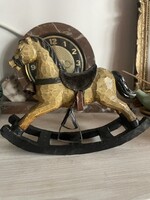 Polirezin retro hintaló karácsonyi dekoráció