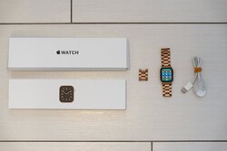 Apple watch se rose gold 40mm (2351 model)