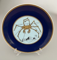 Limitált kiadású Salvador Dalí aranyozott porcelán tányér rák zodiákus jeggyel