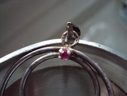 Ezüst medál pici rubinnal