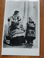 Régi képeslap, Mezőkövesdi népviselet, bélyegen BNV bélyegzés, 1948