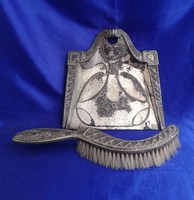 Art deco morzsalapát kefével. Jó állapotban.