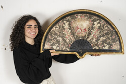 Régi szövet legyező barokk jelenettel - keretben