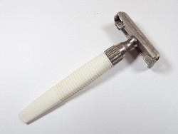 Régi retro Gillette biztonsági borotva műanyag nyéllel