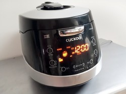 Cuckoo HSB067FS IH (high-tech Induction Heating) 6 személyes okos rizsfőző