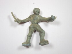 Retro régi műanyag játék figura - trafikáru - páncél ruhás harcos - 1960-1970-es évekből