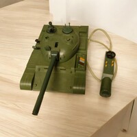 Szovjet távirányítós tank eredeti csomagolásban, gyűjtőknek!
