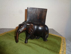 Könyvből kilépő elefánt figura , szép ötletes indiai emlék , kézi fafaragás ,  14 x 14 cm