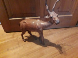 Szarvas -tiszta bőrből