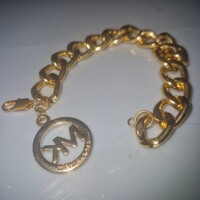 Duplikált Michael Kors jellegü karkötö