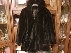 Szép állapotu- elegáns fekete műszörmebunda - szinte új(, kapucnival -) jövőre is lesz tél !! AkciÓ-