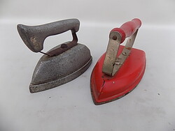 2 db játék vasaló Mofém  1960 évek