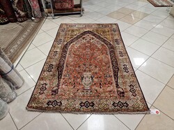 Álomszép iráni qum 135x215 hernyóselyem kézi csomózású perzsa szőnyeg falikép  FF115