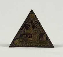 1U039 Kis méretű réz piramis Szfinx Amon Anubis Horus Tutanhamon mintázatokkal 4 cm