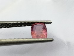 0.83ct Gyönyörű, Természetes, Rózsaszín Spinell Ékkő