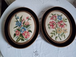 2 db gyönyörű hímzett,  nagyobb méretű,  virágcsokrot ábrázoló ovális kép