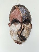 Afrikai maszk antik Pende népcsoport gyógyító beteg Kongó africká maska D31 536 1205
