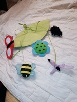 Kiságyra 5 db os 6-8 cm plüssfigurák bogár pillangó virág, Alkudható