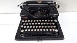 Antik Royal Portable táskaírógép