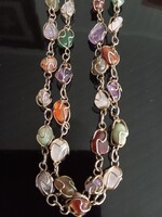 Csiszolt féldrága kövek fém kosárkába  foglalva, kézi munka a 60-as évekből.