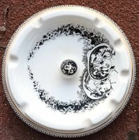 Hollóházi Jurcsák László tervezte porcelán nagy hamutál