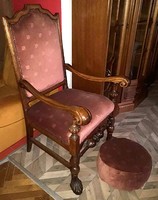Régi trón, fotel, szék.