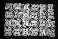 Horgolt csipke kézimunka lakástextil dekoráció terítő asztalközép 70 x 45 cm