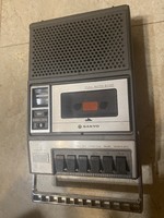 Sanyo kazettás magnó