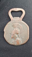 Antik bronz sörnyitó ókori katonával