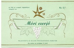 Boros címke: Móri Ezerjó.