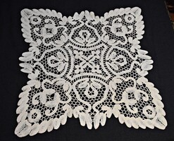 Vert csipke kézimunka terítő , lakástextil dekoráció , asztalközép 81 x 81 cm