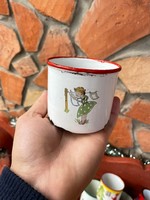 Régi Mesefigurás figurás  teregető lány bögre Zománcos Zománcozott nosztalgia darab paraszti