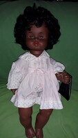 1970's Vintage német MINŐSÉGI Lissi Batz - Vinyl plasztik néger csoki baba 44cm ALVÓS SÍRÓS HIBÁTLAN