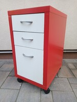 Vintage piros 3 fiókos komód . Alkudható.