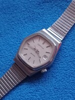 CERTINA QUARTZ Svájci  Acél  Dátumos Elegáns kvarc női karóra .Jelzett korona. Működik!!!.