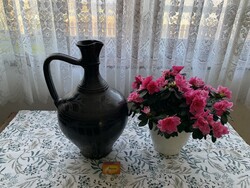Nádudvari fekete kerámia nagy korsó id. Fazekas Lajos - ragasztott - 39 cm-es kancsó