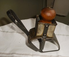 Antik kézi sajtreszelő / diódaráló)