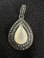 Ezüst medál markazitokkal