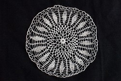 Horgolt csipke kézimunka terítő , kisterítő , lakástextil dekoráció Ø 24 cm