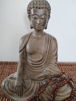 Buddha szobor - a természet színében