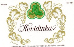 Boros címke: Kövidinka, Szeged. 0,5 l.