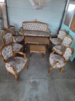 Ülőgarnitúra neobarokk faragott díszítéssel